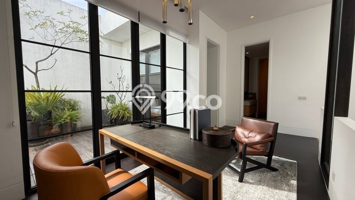 Jual Rumah Luas Elegan Dengan View Eksklusif di Pondok Indah, Jakarta Selatan Jual Rumah Luas Elegan Dengan View Eksklusif di Pondok Indah, Jakarta Selatan