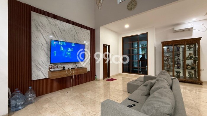 Ready to Use! Luxury House LT 216m2 Desain Elegan di Pejaten Ready to Use! Luxury House LT 216m2 Desain Elegan di Pejaten