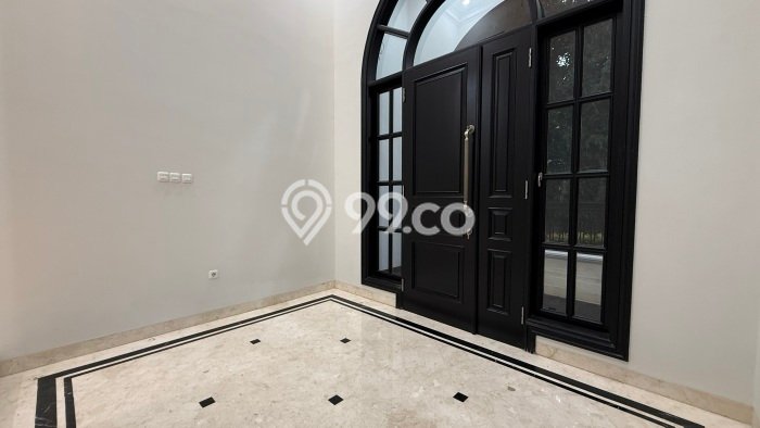 For Sale! Luxury House LT 960m2 Desain Elegan di Pondok Indah For Sale! Luxury House LT 960m2 Desain Elegan di Pondok Indah