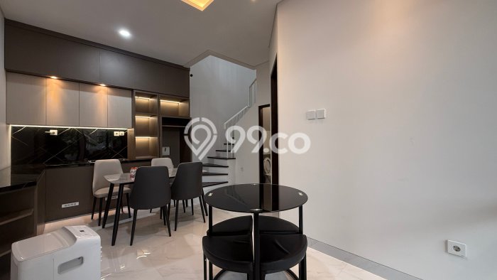 Rumah Modern 4 KT di Pejaten Jakarta Selatan Semi Furnished Rumah Modern 4 KT di Pejaten Jakarta Selatan Semi Furnished