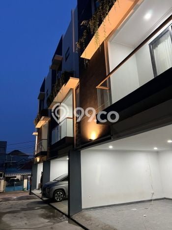 Rumah Minimalis 4 KT di Thamrin Jakarta Pusat Semi Furnished Rumah Minimalis 4 KT di Thamrin Jakarta Pusat Semi Furnished