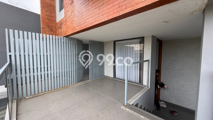 Rumah Modern Cantik 4 KT Siap Huni di Jagakarsa Rumah Modern Cantik 4 KT Siap Huni di Jagakarsa