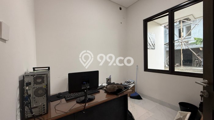 Rumah Modern 4 KT di Pejaten Jakarta Selatan Semi Furnished Rumah Modern 4 KT di Pejaten Jakarta Selatan Semi Furnished