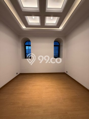 Siap Huni Hunian Elit 5 Kamar di Jagakarsa Dekat ke Mana Pun Siap Huni Hunian Elit 5 Kamar di Jagakarsa Dekat ke Mana Pun