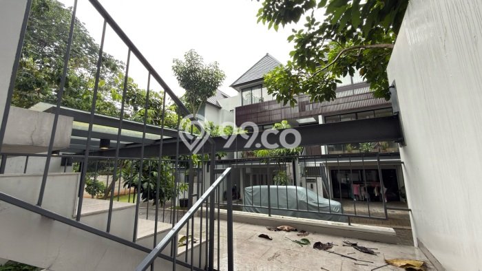 Hunian Elit LB 265m2 Siap Pakai Desain Elegan di Lebak Bulus, Jakarta Selatan Hunian Elit LB 265m2 Siap Pakai Desain Elegan di Lebak Bulus, Jakarta Selatan