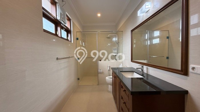 Dijual Rumah Mewah Elegan Dengan View Eksklusif di Lebak Bulus, Jakarta Selatan Dijual Rumah Mewah Elegan Dengan View Eksklusif di Lebak Bulus, Jakarta Selatan