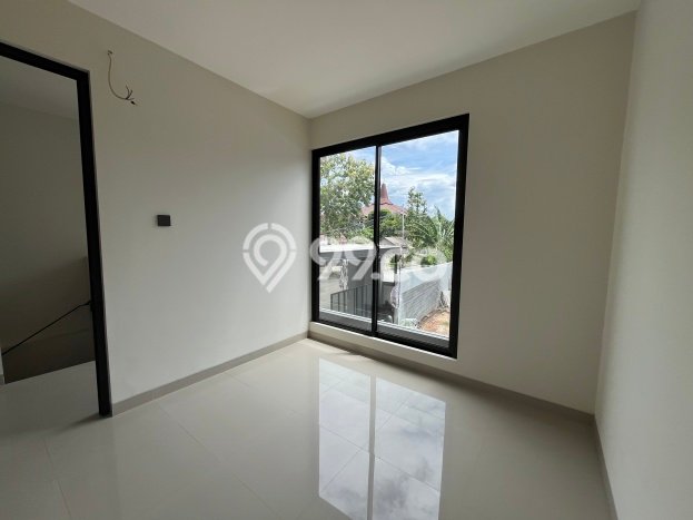 Hunian Nyaman Asri 3 KT Siap Huni di Bintaro Tangerang Selatan Hunian Nyaman Asri 3 KT Siap Huni di Bintaro Tangerang Selatan