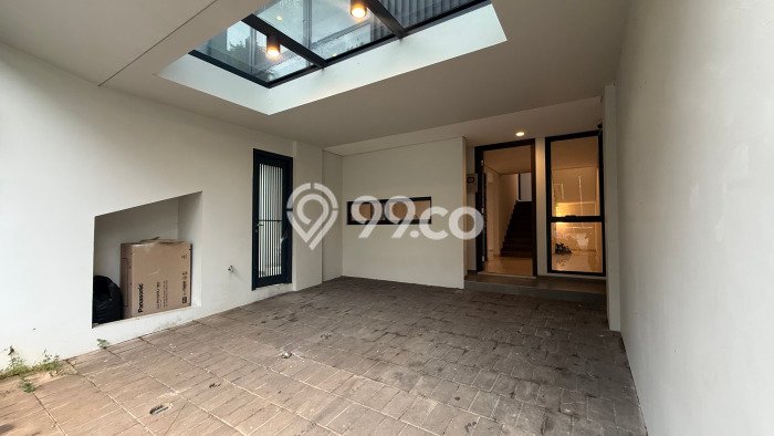 Rumah Luxury Modern Tanpa Renovasi di Lebak Bulus Jakarta Selatan Rumah Luxury Modern Tanpa Renovasi di Lebak Bulus Jakarta Selatan
