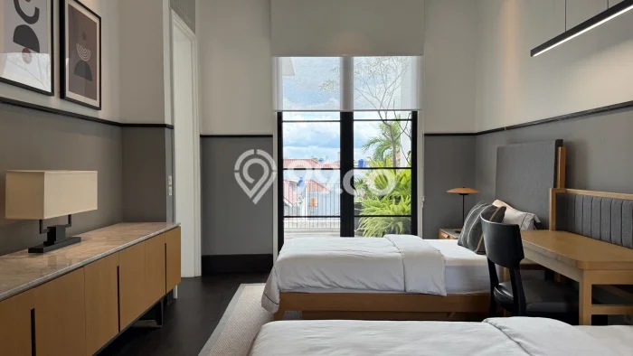 Jual Rumah Luas Megah Dengan View Eksklusif di Pondok Indah, Jakarta Selatan Jual Rumah Luas Megah Dengan View Eksklusif di Pondok Indah, Jakarta Selatan