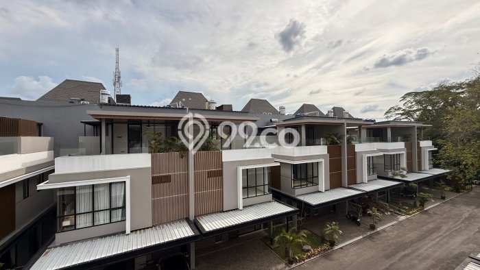 Dijual Rumah Luas Megah Dengan View Eksklusif di Lebak Bulus, Jakarta Selatan Dijual Rumah Luas Megah Dengan View Eksklusif di Lebak Bulus, Jakarta Selatan