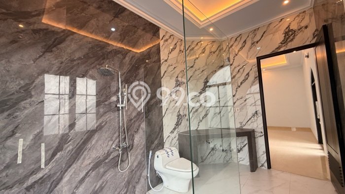 For Sale! Luxury House LT 384m2 Desain Elegan di Cipete For Sale! Luxury House LT 384m2 Desain Elegan di Cipete