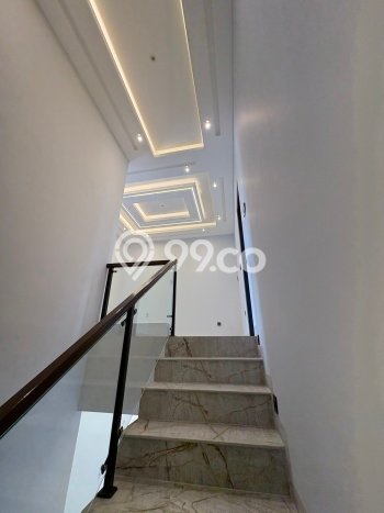 Rumah Mewah LB 290m2 Siap Huni Desain Elegan di Tb Simatupang, Jakarta Selatan Rumah Mewah LB 290m2 Siap Huni Desain Elegan di Tb Simatupang, Jakarta Selatan