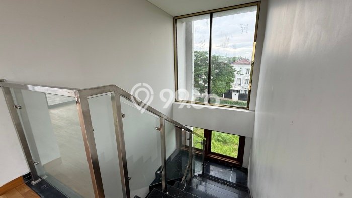Siap Huni Hunian Elit 6 Kamar di Jagakarsa Dekat ke Mana Saja Siap Huni Hunian Elit 6 Kamar di Jagakarsa Dekat ke Mana Saja