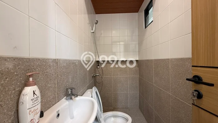 Dijual Hunian Rumah Terawat 4 KT di Cireundeu, Tangerang Dijual Hunian Rumah Terawat 4 KT di Cireundeu, Tangerang