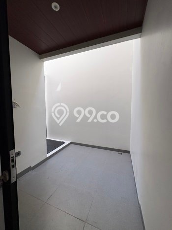 Rumah Mewah LB 290m2 Siap Huni Desain Elegan di Tb Simatupang, Jakarta Selatan Rumah Mewah LB 290m2 Siap Huni Desain Elegan di Tb Simatupang, Jakarta Selatan