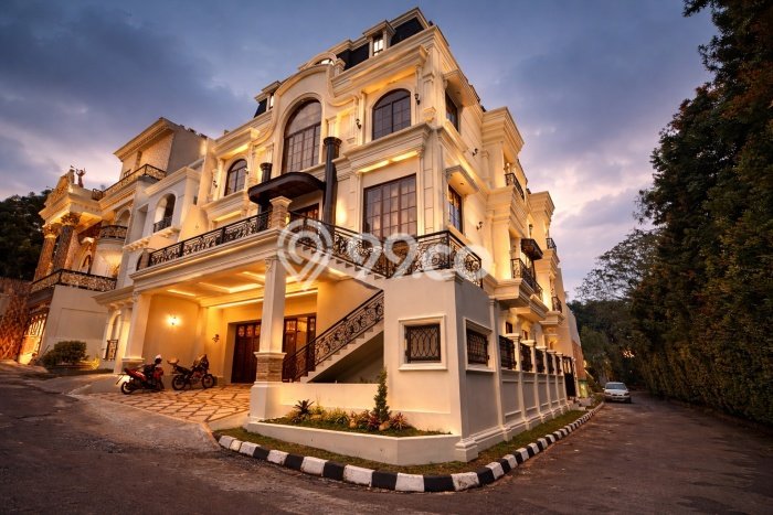 For Sale! Luxury House LT 384m2 Desain Elegan di Cipete For Sale! Luxury House LT 384m2 Desain Elegan di Cipete