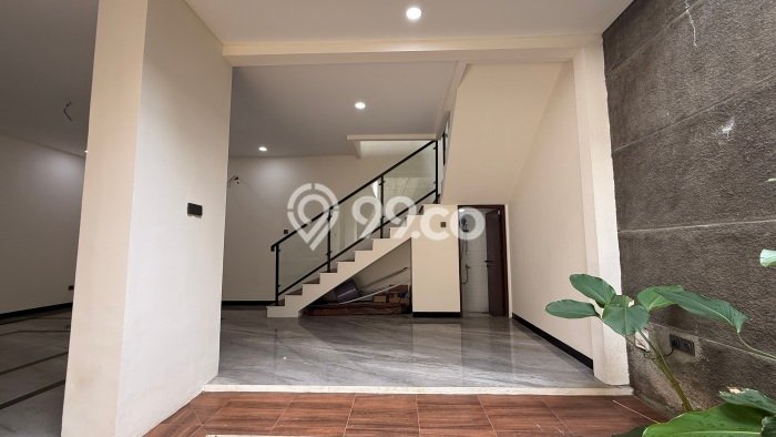 Dijual Rumah Luas Megah Dengan View Eksklusif di Pejaten, Jakarta Selatan Dijual Rumah Luas Megah Dengan View Eksklusif di Pejaten, Jakarta Selatan