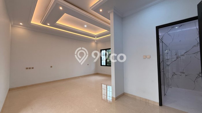For Sale! Luxury House LT 384m2 Desain Elegan di Cipete For Sale! Luxury House LT 384m2 Desain Elegan di Cipete