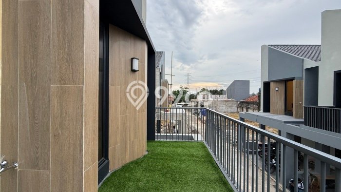 Rumah Modern Cantik 4 Kamar Siap Huni di Limo Rumah Modern Cantik 4 Kamar Siap Huni di Limo