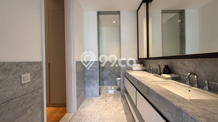 Jual Rumah Luas Megah Dengan View Eksklusif di Pondok Indah, Jakarta Selatan Jual Rumah Luas Megah Dengan View Eksklusif di Pondok Indah, Jakarta Selatan