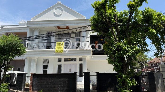 Rumah Elit Modern Siap Huni di Cinere Jakarta Selatan Rumah Elit Modern Siap Huni di Cinere Jakarta Selatan