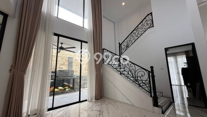 For Sale! Luxury House LT 960m2 Desain Elegan di Pondok Indah For Sale! Luxury House LT 960m2 Desain Elegan di Pondok Indah