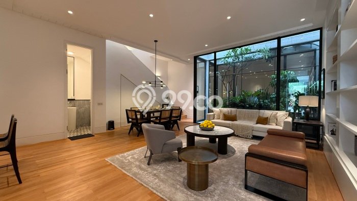 Jual Rumah Luas Elegan Dengan View Eksklusif di Pondok Indah, Jakarta Selatan Jual Rumah Luas Elegan Dengan View Eksklusif di Pondok Indah, Jakarta Selatan