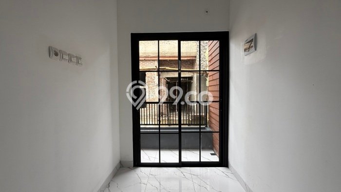 Jual Rumah Minimalis Bagus Punya 3 KT di Jagakarsa Jakarta Selatan SHM Jual Rumah Minimalis Bagus Punya 3 KT di Jagakarsa Jakarta Selatan SHM