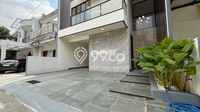 Dijual Rumah Luas Megah Dengan View Eksklusif di Pejaten, Jakarta Selatan Dijual Rumah Luas Megah Dengan View Eksklusif di Pejaten, Jakarta Selatan