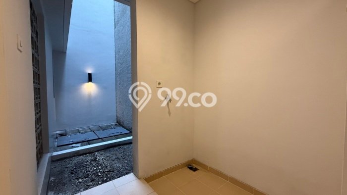 Rumah Elit Modern Tanpa Renovasi di Lebak Bulus Jakarta Selatan Rumah Elit Modern Tanpa Renovasi di Lebak Bulus Jakarta Selatan
