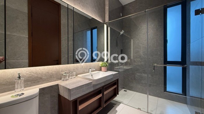 For Sale! Luxury House LT 390m2 Desain Elegan di Cibubur For Sale! Luxury House LT 390m2 Desain Elegan di Cibubur