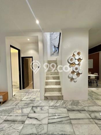 Rumah Modern 5 KT di Cibubur Jakarta Timur Semi Furnished Rumah Modern 5 KT di Cibubur Jakarta Timur Semi Furnished