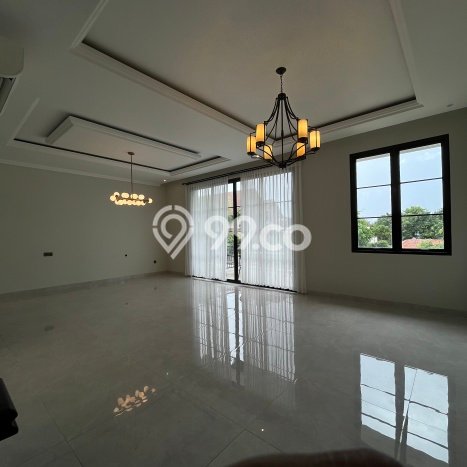 Siap Huni Hunian Elit 5 Kamar di Cilandak Dekat ke Mana Pun Siap Huni Hunian Elit 5 Kamar di Cilandak Dekat ke Mana Pun