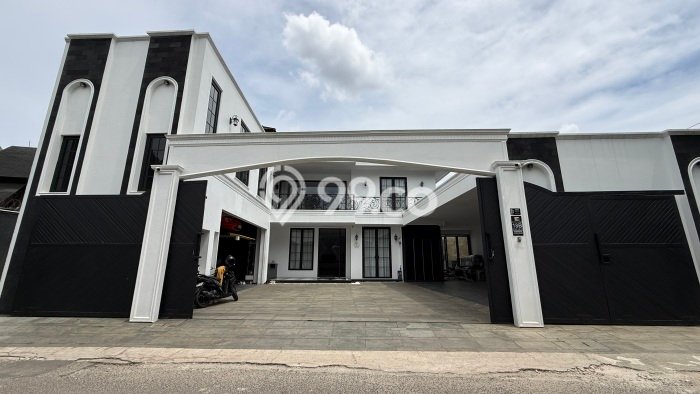 For Sale! Luxury House LT 960m2 Desain Elegan di Pondok Indah For Sale! Luxury House LT 960m2 Desain Elegan di Pondok Indah