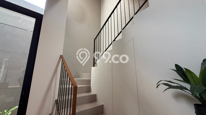 Rumah Strategis Minimalis Lb 125m2 di Ciputat, Tangerang Selatan Rumah Strategis Minimalis Lb 125m2 di Ciputat, Tangerang Selatan