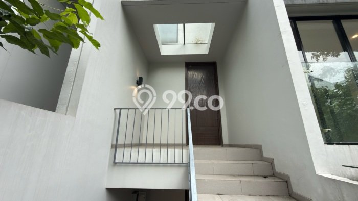 Hunian Elit LB 265m2 Siap Pakai Desain Elegan di Lebak Bulus, Jakarta Selatan Hunian Elit LB 265m2 Siap Pakai Desain Elegan di Lebak Bulus, Jakarta Selatan