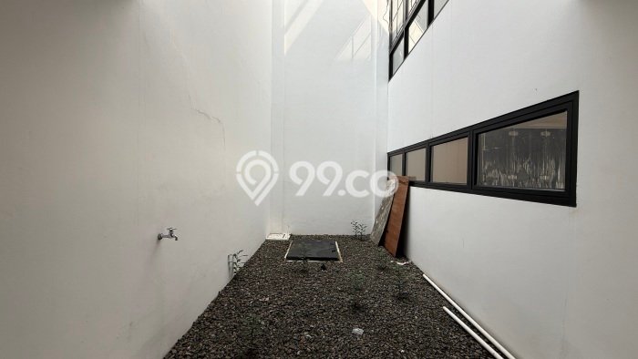 Siap Huni Hunian Elit 5 Kamar di Jagakarsa Dekat ke Mana Saja Siap Huni Hunian Elit 5 Kamar di Jagakarsa Dekat ke Mana Saja