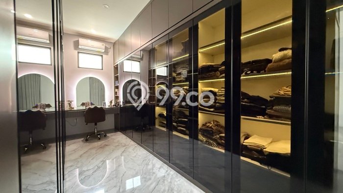 For Sale! Luxury House LT 960m2 Desain Elegan di Pondok Indah For Sale! Luxury House LT 960m2 Desain Elegan di Pondok Indah