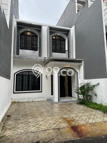 Dijual Rumah 4 Kamar Lokasi Ideal Nyaman dan Strategis di Jagakarsa Dijual Rumah 4 Kamar Lokasi Ideal Nyaman dan Strategis di Jagakarsa