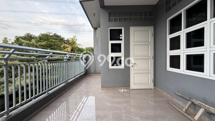 For Sale! Luxury House LT 180m2 Desain Modern di Cinere For Sale! Luxury House LT 180m2 Desain Modern di Cinere