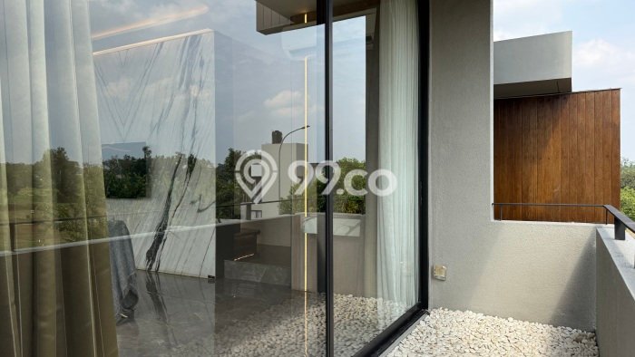 Rumah Luxury Modern Siap Huni di Senopati Jakarta Selatan Rumah Luxury Modern Siap Huni di Senopati Jakarta Selatan