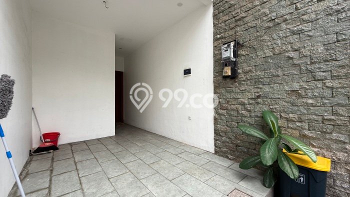 Ready to Use! Luxury House LT 216m2 Desain Elegan di Pejaten Ready to Use! Luxury House LT 216m2 Desain Elegan di Pejaten