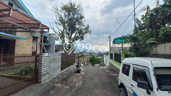 Rumah Strategis Modern Lb 200m2 di Bogor Tengah, Bogor Rumah Strategis Modern Lb 200m2 di Bogor Tengah, Bogor