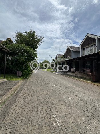 Ready to Use! Luxury House LT 162m2 Desain Elegan di BSD Ready to Use! Luxury House LT 162m2 Desain Elegan di BSD