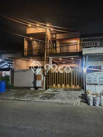 For Sale Rumah 4 Kamar Lokasi Ideal Bagus dan Strategis di Karawaci For Sale Rumah 4 Kamar Lokasi Ideal Bagus dan Strategis di Karawaci