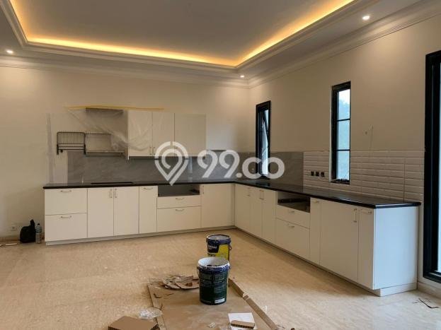 Ready to Use! Luxury House LT 198m2 Desain Elegan di Alam Sutera Ready to Use! Luxury House LT 198m2 Desain Elegan di Alam Sutera