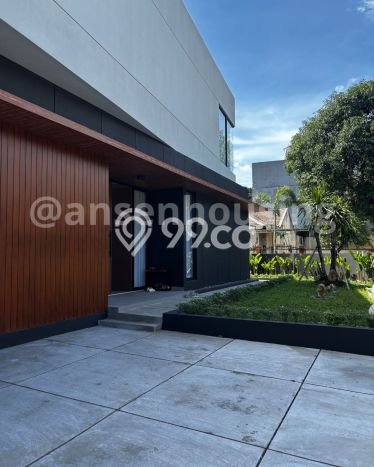 Hunian Mewah LB 250m2 Siap Pakai Desain Elegan di BSD Kencana Loka, Tangerang Hunian Mewah LB 250m2 Siap Pakai Desain Elegan di BSD Kencana Loka, Tangerang