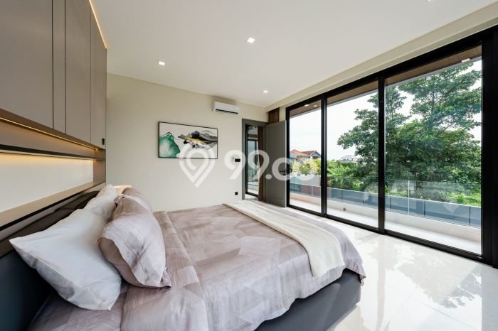 Vila Strategis Kawasan , Area 200m2m², Dekat ke beragam fasilitas Vila Strategis Kawasan , Area 200m2m², Dekat ke beragam fasilitas