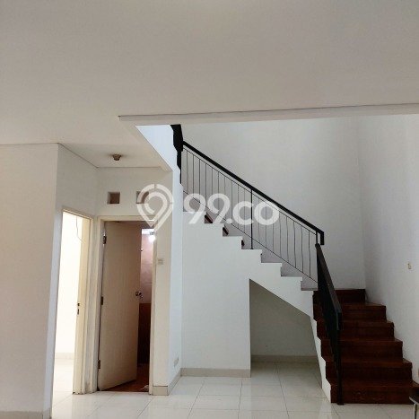 Rumah Luas Asri 3 KT Siap Huni di Raffles Hills Jakarta Timur Rumah Luas Asri 3 KT Siap Huni di Raffles Hills Jakarta Timur