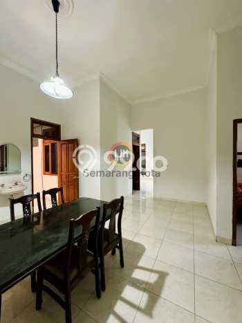 Dijual Cepat Rumah Favorit Siap Huni LB 150m2 di Banyumanik, Semarang Dijual Cepat Rumah Favorit Siap Huni LB 150m2 di Banyumanik, Semarang
